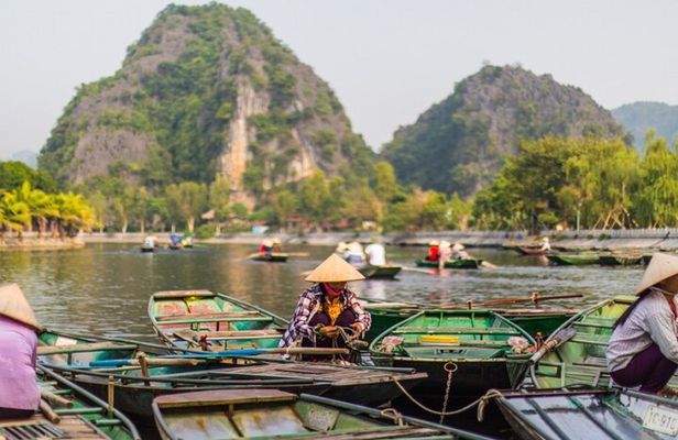 Luxury Ninh Binh Day Tour from Hanoi – Explore Hoa Lu & Trang An