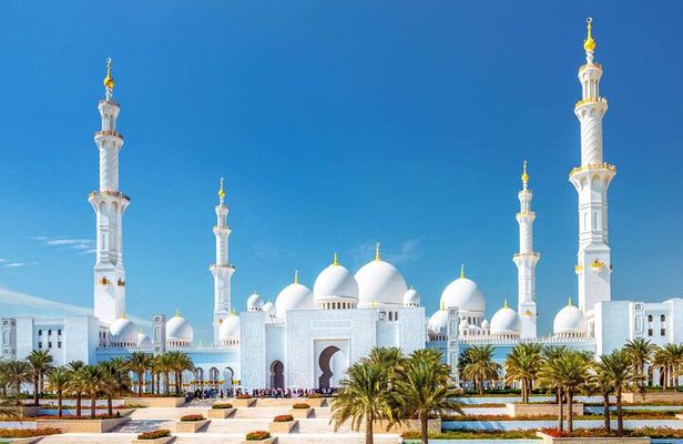 From Dubai: Sheikh Zayed Mosque Tour & Ferrari World with Ticket