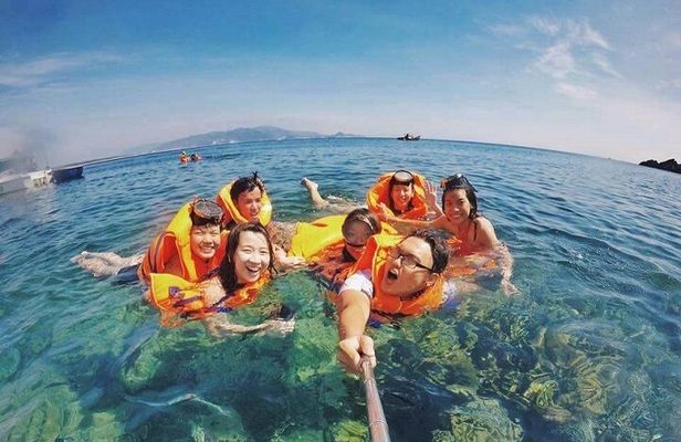 Cham Island Day Tour: Speed Boat, Lunch, Snorkeling & Beach