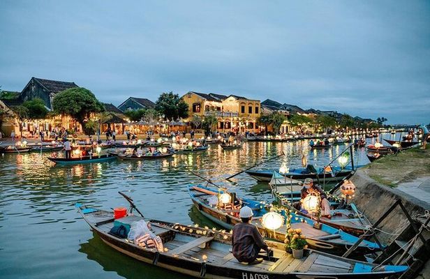Private Boat Ride, Night Market, and Walking Tour in Hoi An