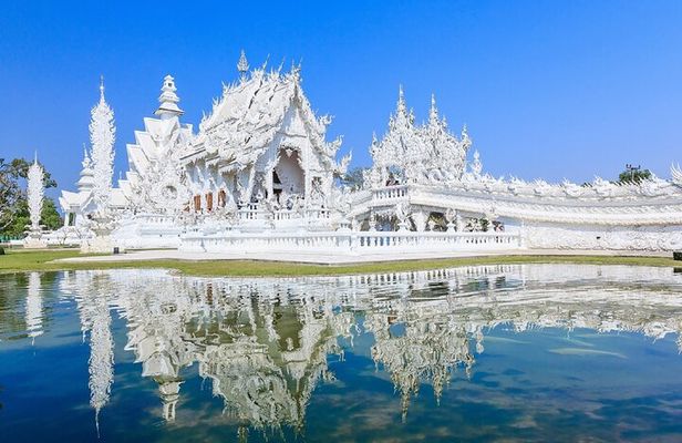 Nirvana Hot Spring and Chiang Rai Temple Day Tour