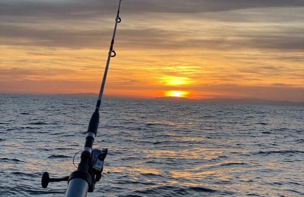 Winter cruise EN heated sailboat EN bay DE Cannes