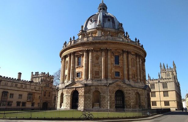 Private Tour from London Windsor Oxford Cotswold including passes