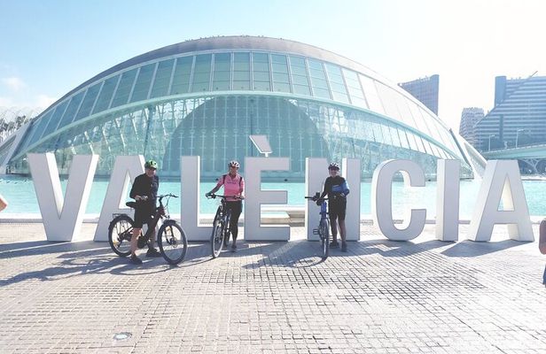 Valencia Like a Local: Vibrant Streets & Historic Town Bike Ride