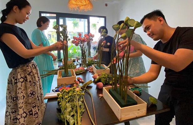 Ho Chi Minh Flower Arrangement Workshop