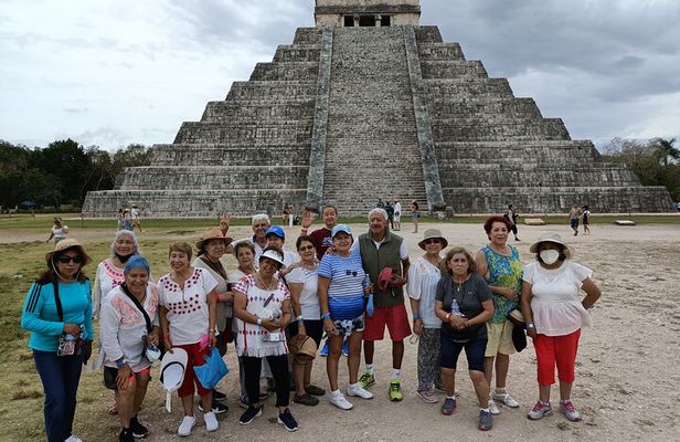 Full-Day Tour in New Seven Wonders of the World Itza and Yucatan