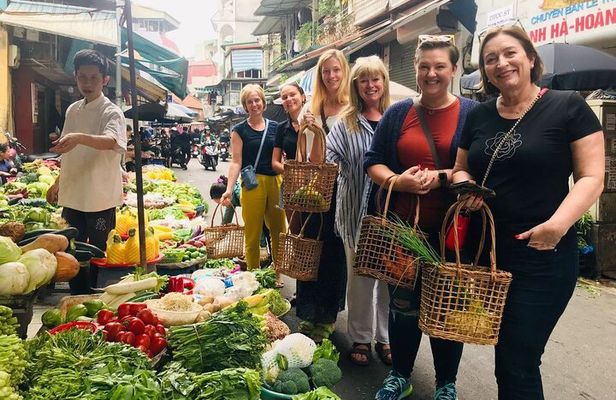 Hanoi Cooking Class with Local Market & Guide (3,5 Hours)