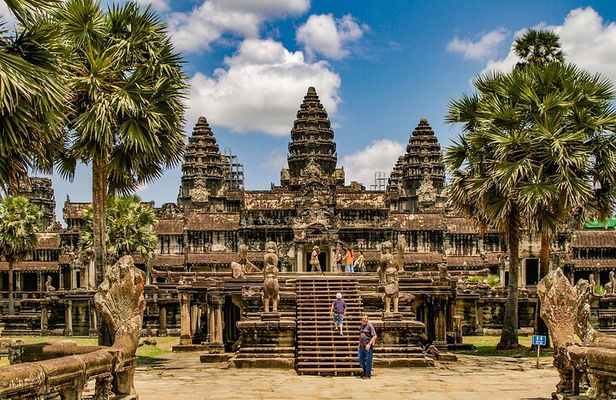 Highlights Of Vietnam and Cambodia In 10 Days