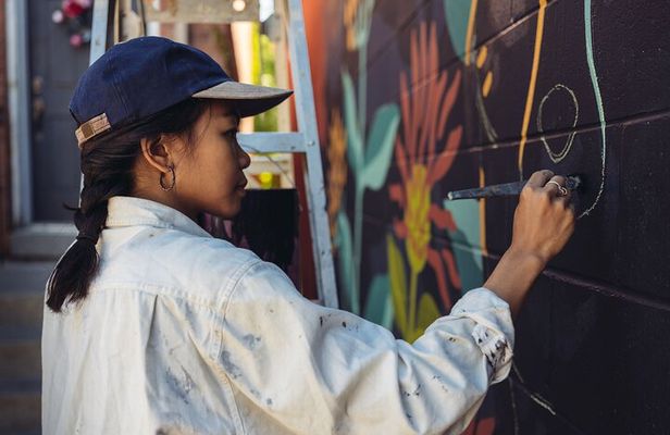 Toronto Street Art Private Walking Tour with a Guide