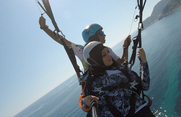 Tandem Paragliding Adventure – Soar Above the Clouds!