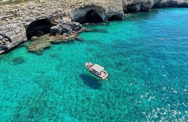 3 Hour Group Tour by Boat to the Caves of Santa Maria di Leuca