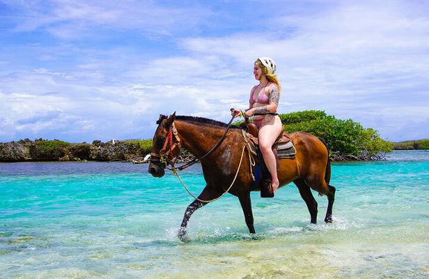 Horseback Riding at Mahogany Bay
