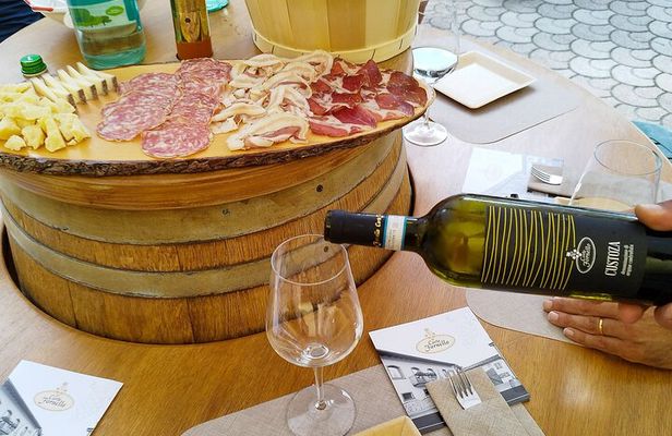 Tour and Tasting of Sparkling Wines in Valeggio
