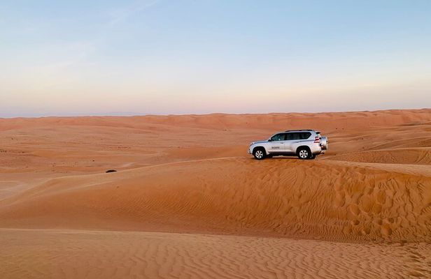 Private Oman Desert Overnight in Wahiba Sand and Wadi Exploration
