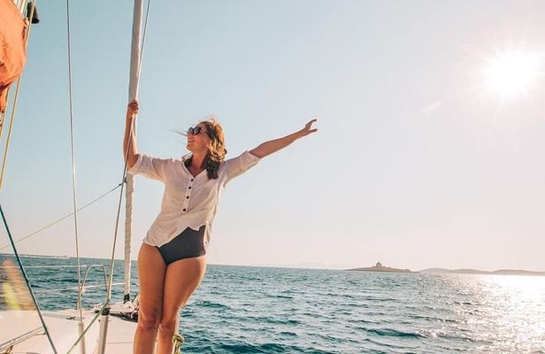 2-Hours Barcelona Sunset Sailing Tour
