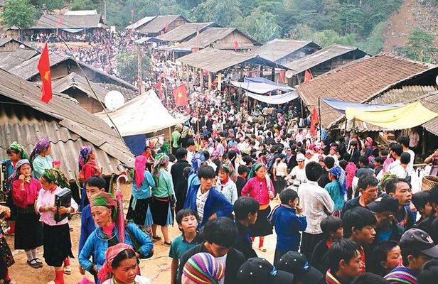 From HANOI: Sapa and Bac Ha Market 2 Days Tour, Depart Saturday