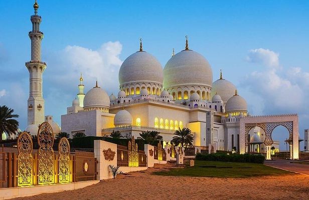 Abu Dhabi City Tour & Sheikh Zayed Grand Drive through Louver Museum