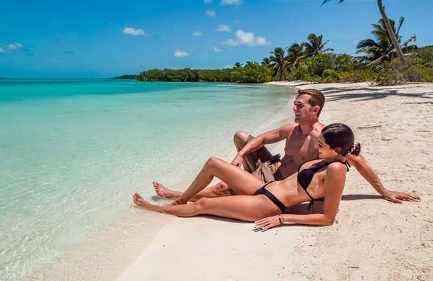 Full-Day Isla Contoy Sailing Nature Experience in Mujeres