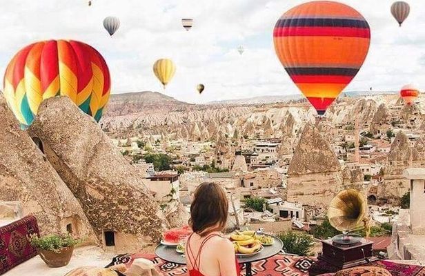 Sunrise Hot Air Balloon Flights in Goreme Valleys