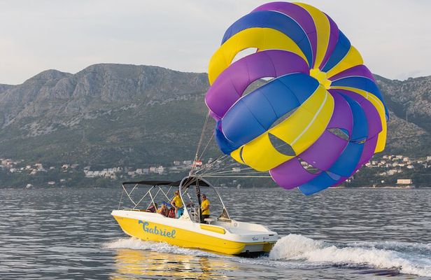 Parasailing in Cavtat