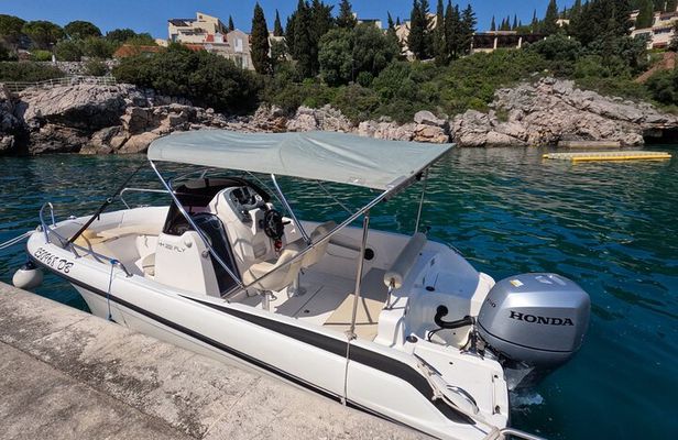 Rent a speedboat without skipper - discover beauties by yourself 
