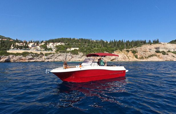 Private luxury speedboat tour-Islands, caves, beaches, snorkeling