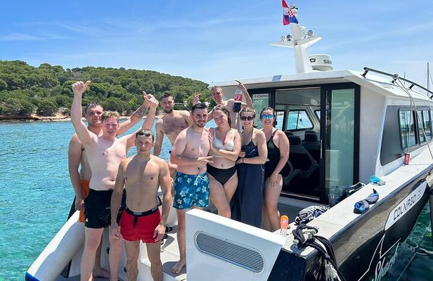 Blue cave and Hvar - 5 Islands speedboat tour from Split