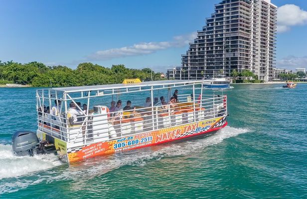 Sightseeing location Boat cruise on Biscayne Bay with Miami stop