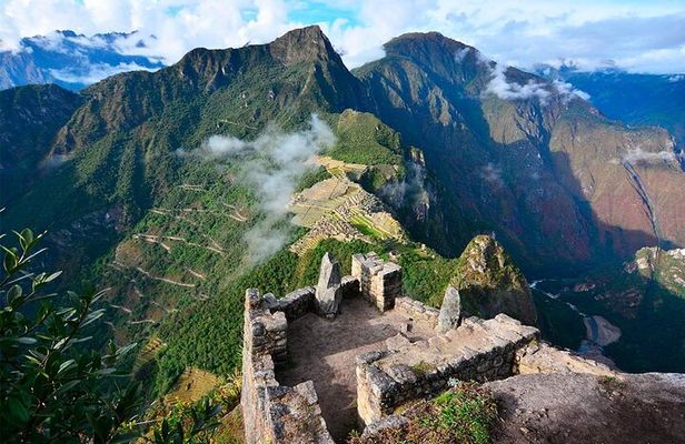 Machu Picchu Tour + Huayna Picchu Mountain