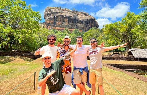 From Colombo: Sigiriya and Dambulla Day Trip and Safari