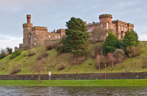 Private Historic Walking Tour in Inverness Highland Heritage