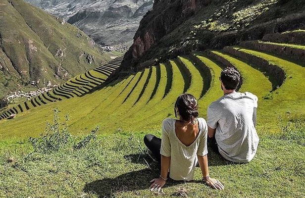 2-Day Tour Machu Picchu by Panoramic Train + Sacred Valley