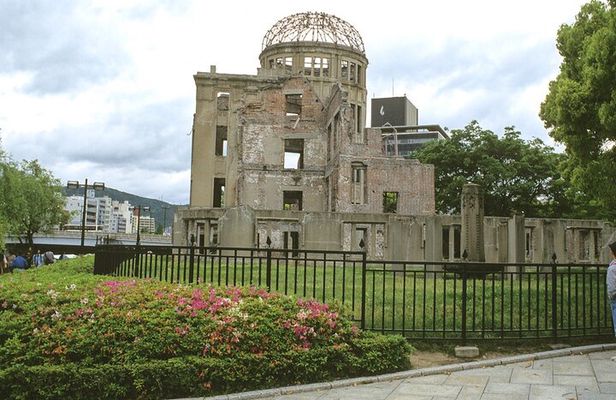 1-Day Private Sightseeing Tour in Hiroshima and Miyajima Island