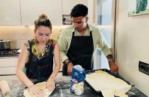 Milan - Discover the Italian flavors: Fresh Pasta and Tiramisu