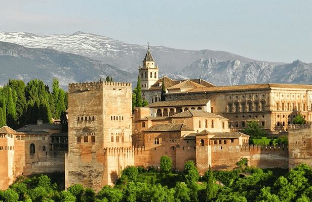 Private Tour of La Alhambra de Granada (includes tickets) 