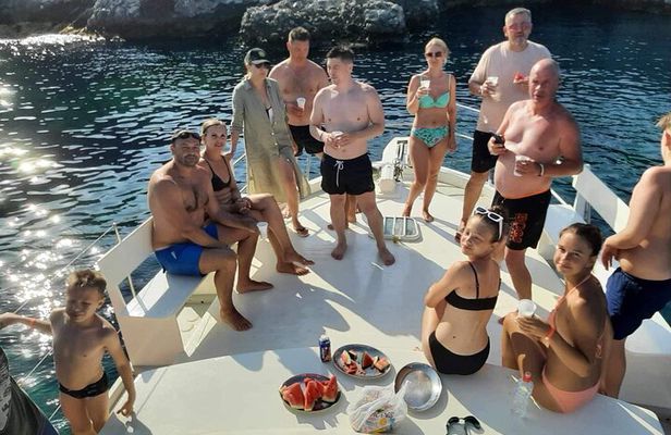 Private daily Cruise or Sunset for Swimming Max 11 persons