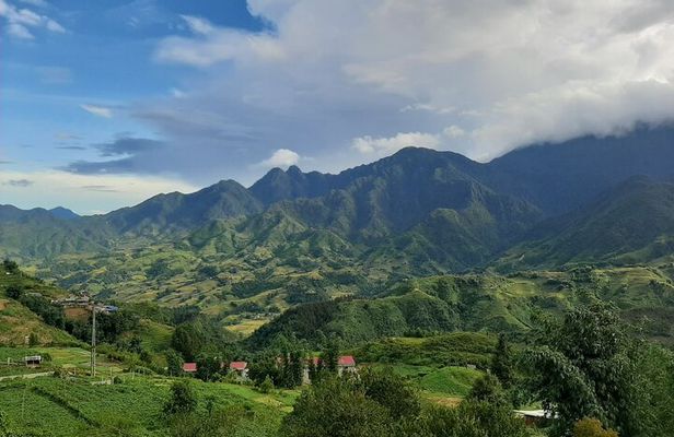 One day Trekking in Sapa and Muong Hoa Valley with local guide