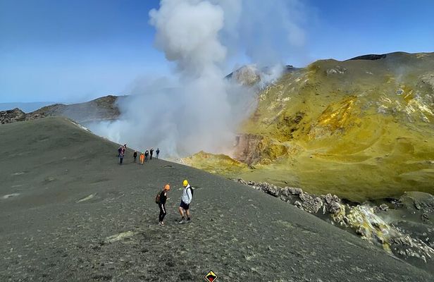 Summit Etna North 3380mt: 4x4 and trekking