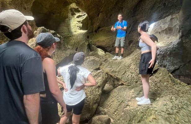 San Juan: Explore Cueva del Indio & La Poza del Obispo Beach