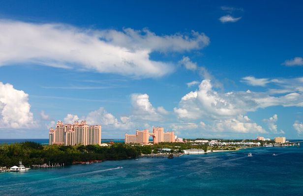 Half-Day Guided Boat Tour of Nassau Harbour and Rose Island