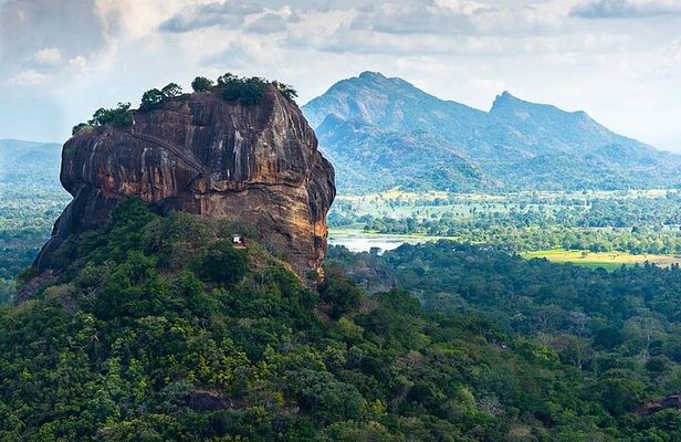 All Inclusive Sigiriya and Dambulla Private Day Tour from Colombo