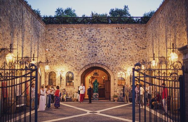 1h30m Wine Tasting and Visit to Val D'Orcia