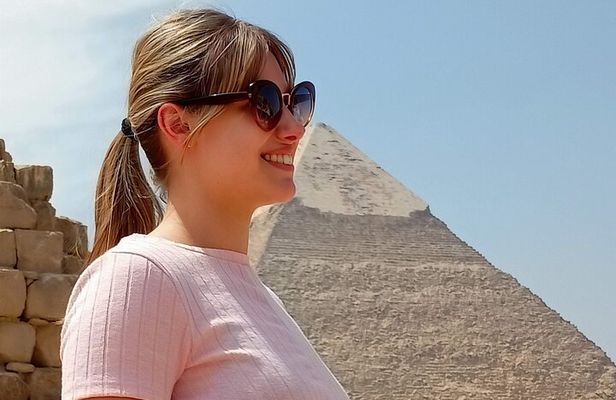Private Guided Tour to Giza Pyramids and Sphinx