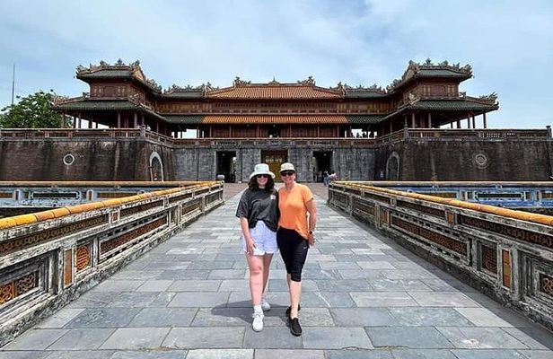 Hue city Tour-Hai Van Pass- Abandoned Water Park (Thuy Tien Lake)