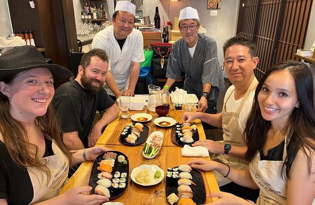 1.5h Kyoto Sushi Class near Fushimi Inari Shrine -Vegan menu ok