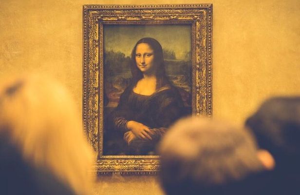 Private Tour with Tickets to the Louvre Museum & Crepes