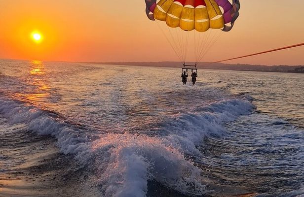 Ascending Parachuting in Salento private activity
