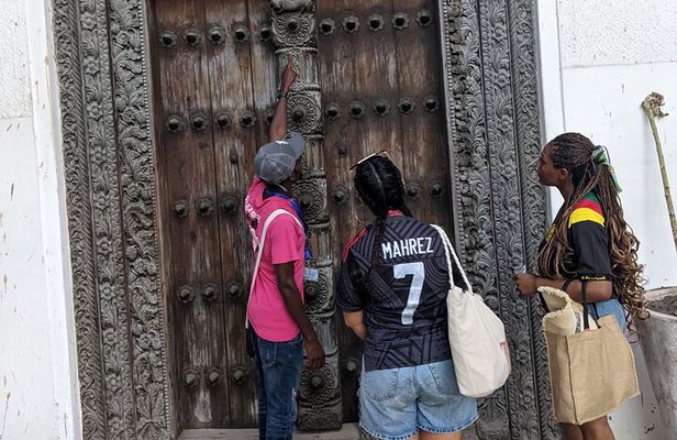 Zanzibar Stone Town Tour: Unlock the Hidden Treasure
