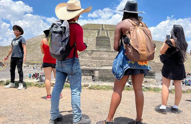 Teotihuacan Pyramids Tour from Mexico City