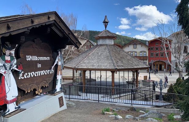 Visit Leavenworth on a guided Cascades and Snoqualmie Falls Tour